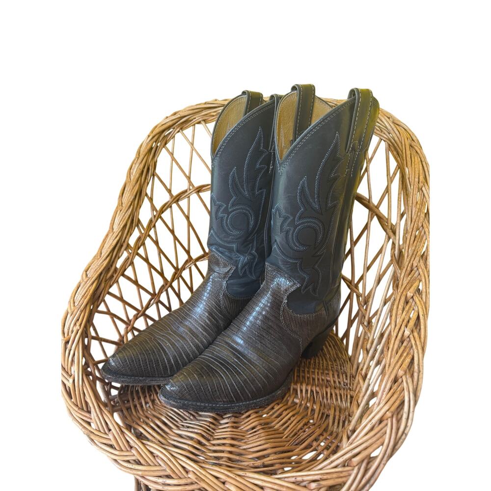 Justin’s vintage 41496  Men's Boot with Brown  7.5B wood sole/ heel